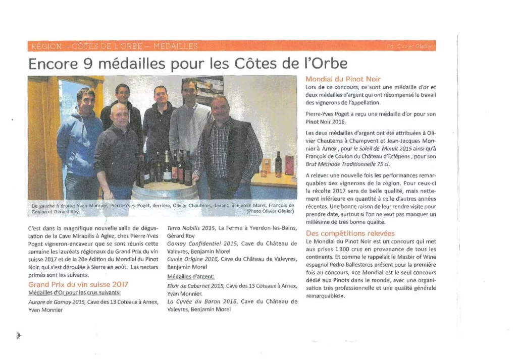 Article de presse annonçant les distinctions obtenues par les vignerons des Côtes de l'Orbe, avec une photographie des producteurs récompensés lors de la remise des médailles.