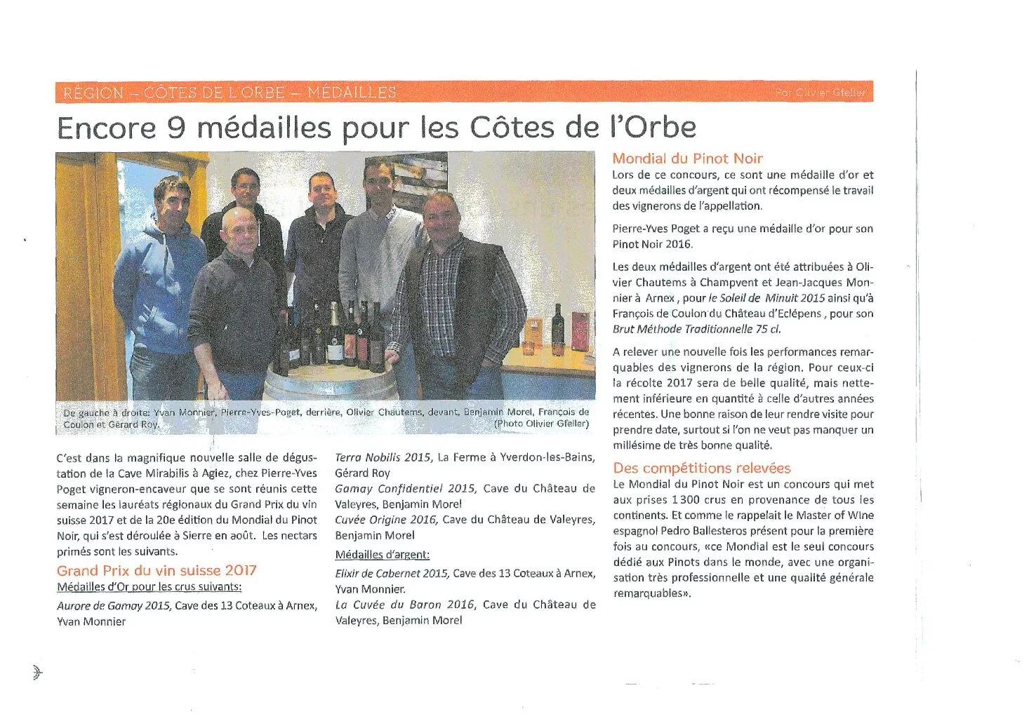 Article de presse annonçant les distinctions obtenues par les vignerons des Côtes de l'Orbe, avec une photographie des producteurs récompensés lors de la remise des médailles.